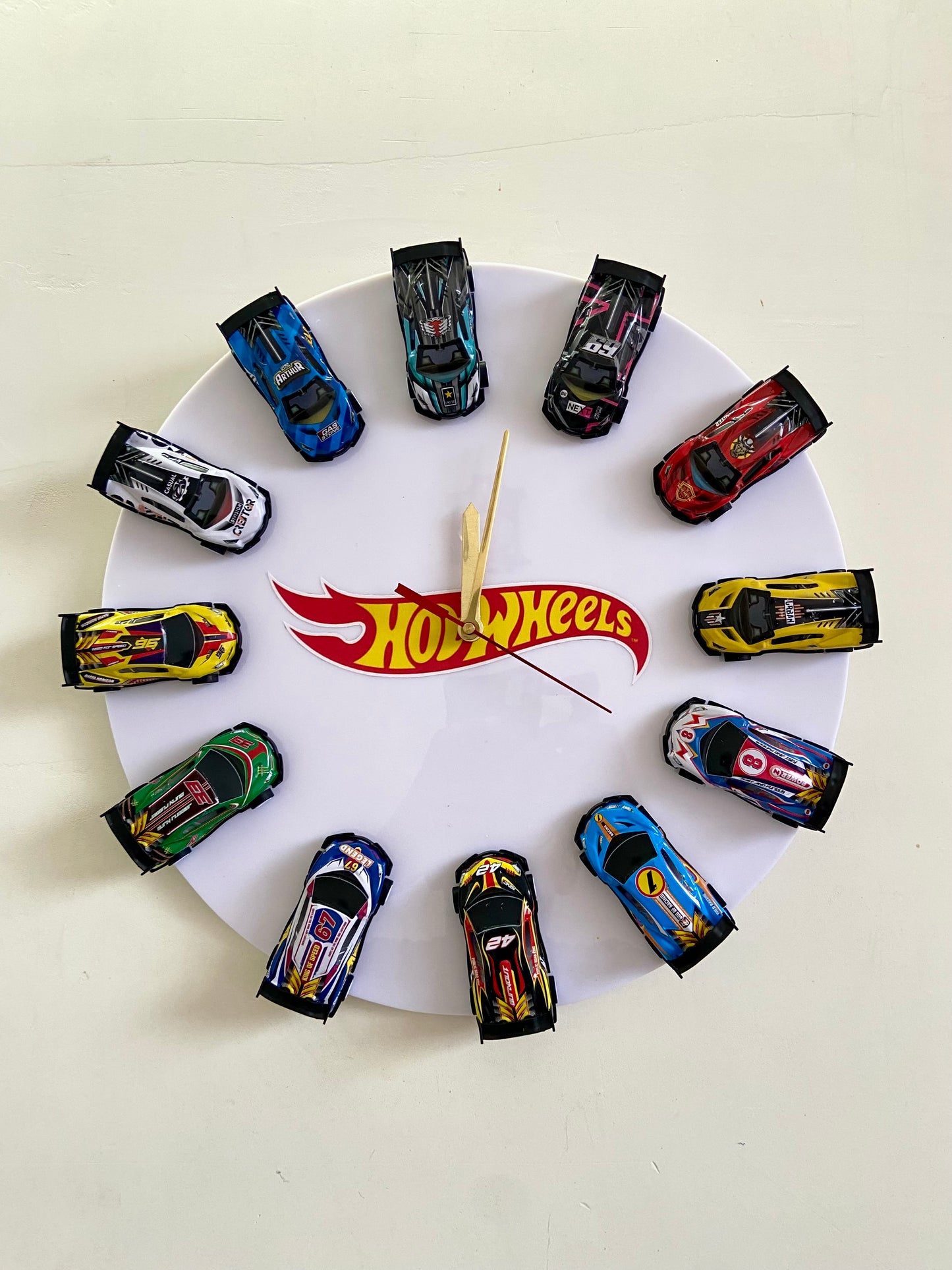 .Hot Wheels Sports Car Wall Clock 13 Inch | 12 Die-Cast Cars | Racing Car Room Decor