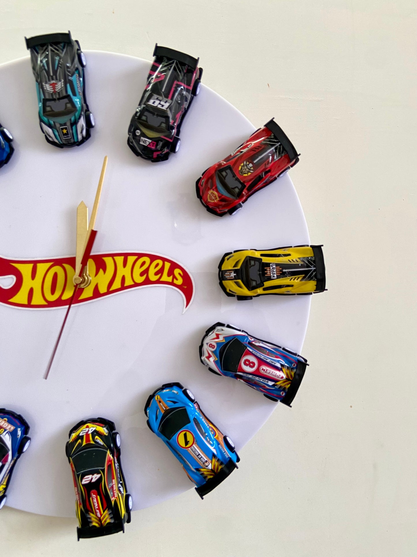 .Hot Wheels Sports Car Wall Clock 13 Inch | 12 Die-Cast Cars | Racing Car Room Decor