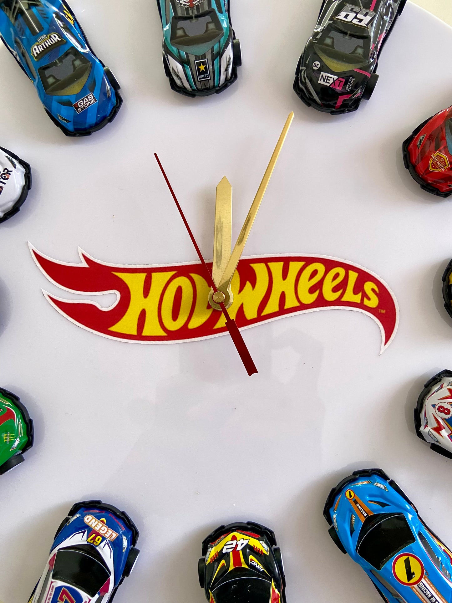 .Hot Wheels Sports Car Wall Clock 13 Inch | 12 Die-Cast Cars | Racing Car Room Decor