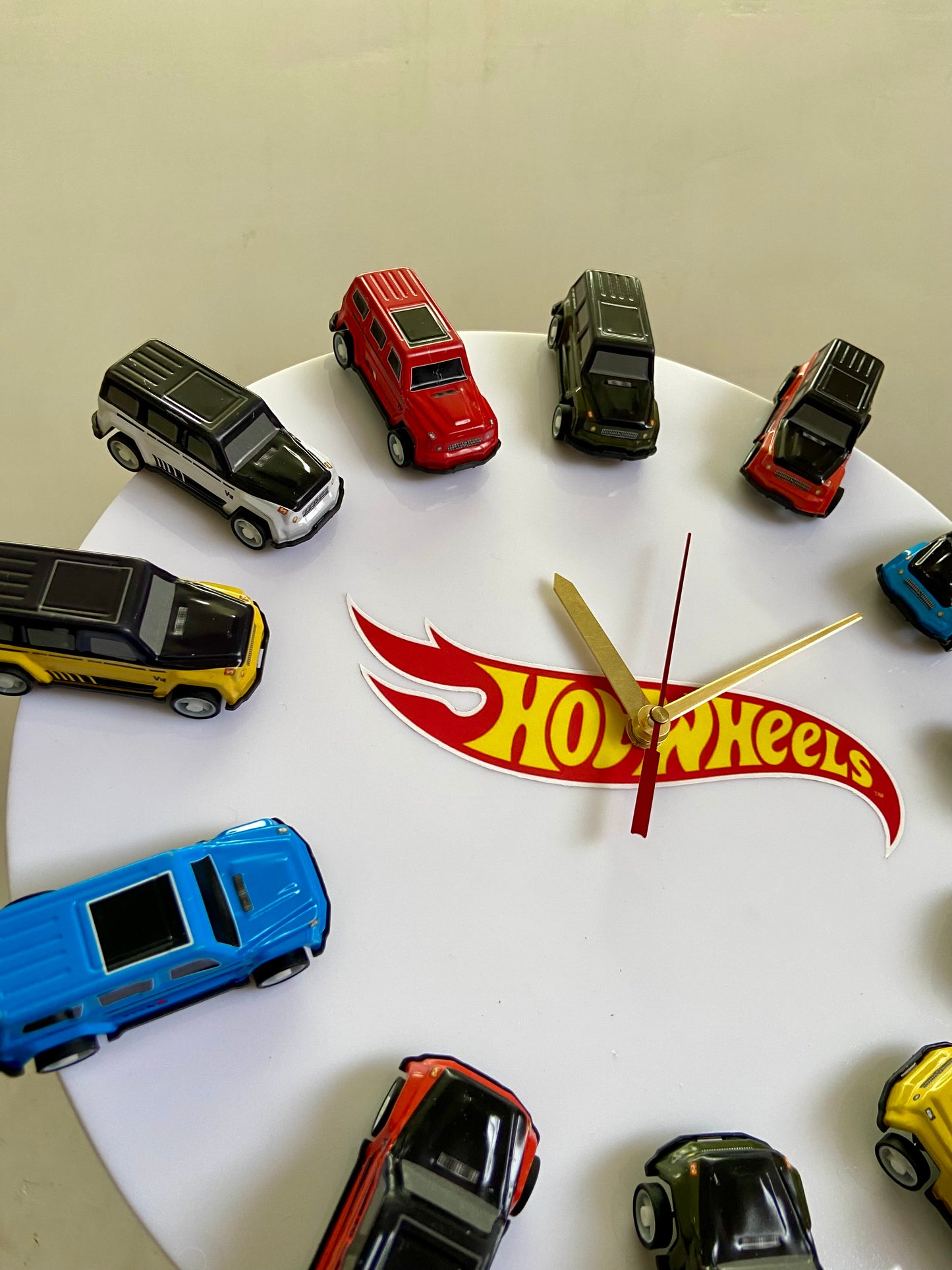 .Hot Wheels SUV & Luxury Car Wall Clock 13 Inch | 12 Die-Cast Cars | Car Lover Wall Decor